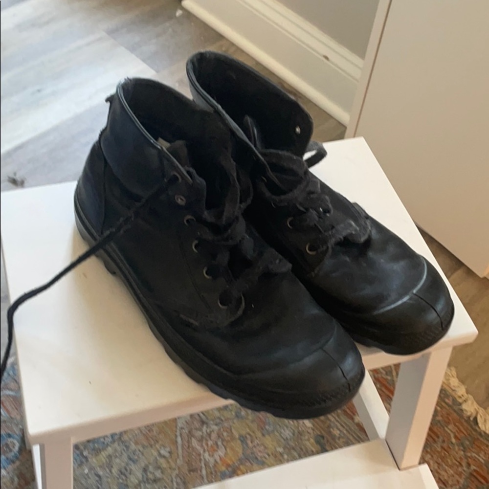 Palladium black leather